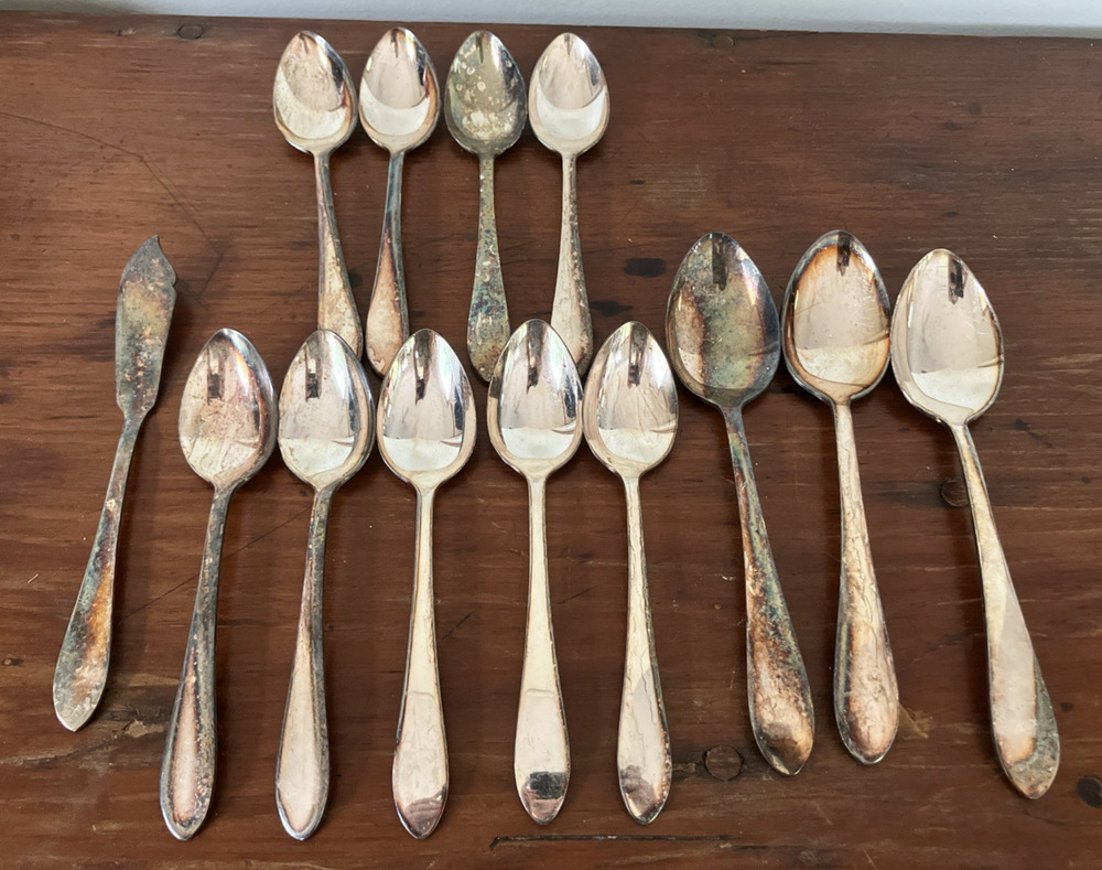 Mixed Lot Vtg Vtg 1847 Rogers Bros Silverplate Stainless Tarnish Patina Spoons